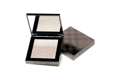 burberry spring summer 2016 runway palette white no.01|Burberry Spring/Summer 2016 Runway Highlighter Palette.